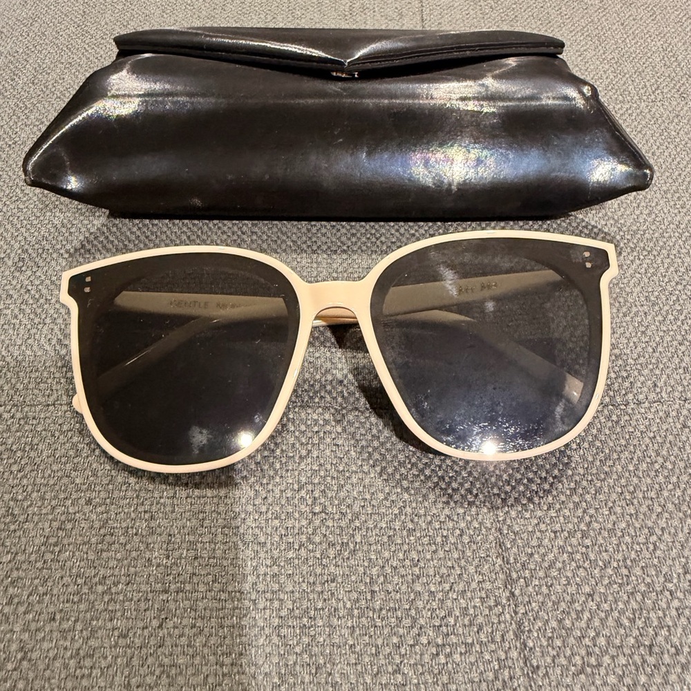Gentle Monster Flatba Sunglasses – Beige Frame w/ Case